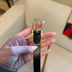 A & E Oval Buckle Belt